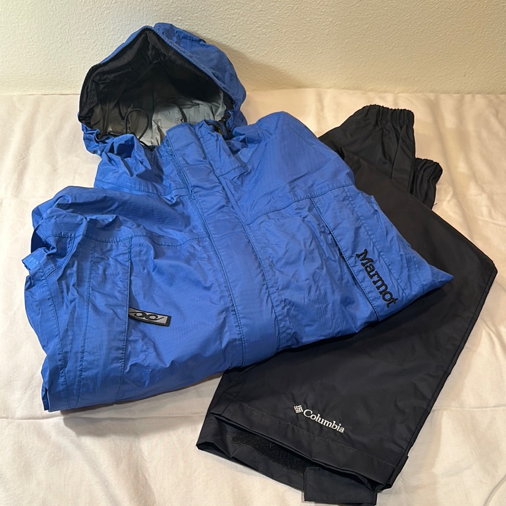 Excellent Condition Marmot Wind/Rain Jacket & Columbia Pants Set- Youth 8